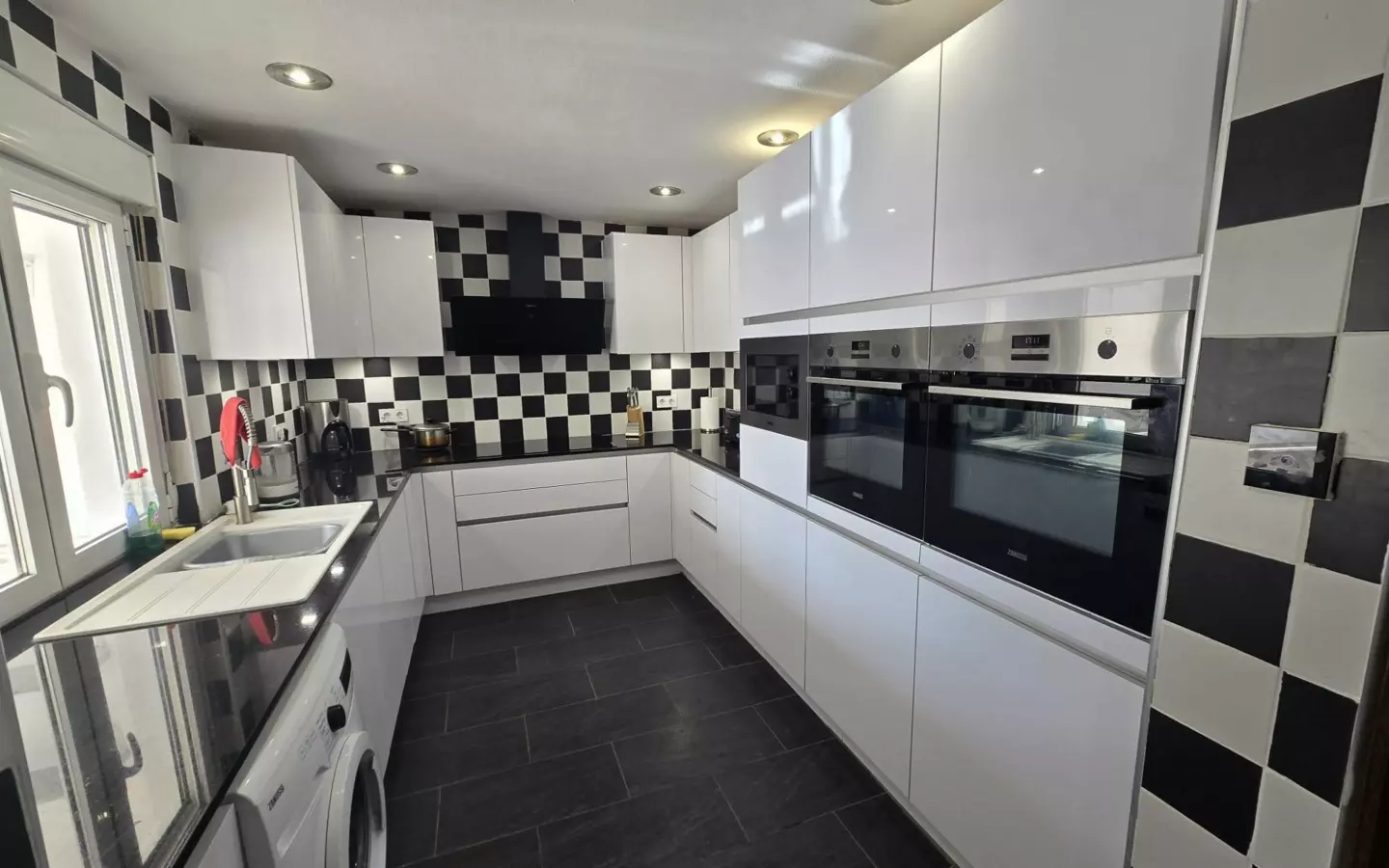 5-bedroom Detached Villa In Villena, Spain (247 M²)