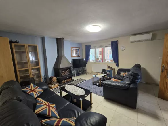 5-bedroom Detached Villa In Villena, Spain (247 M²)