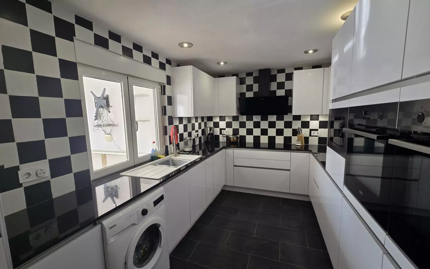 5-bedroom Detached Villa In Villena, Spain (247 M²)