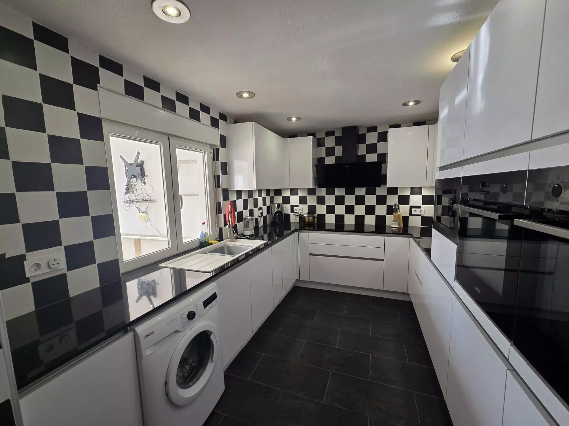5-bedroom Detached Villa In Villena, Spain (247 M²)