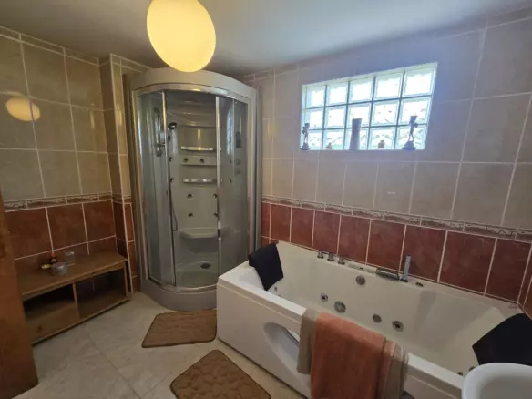5-bedroom Detached Villa In Villena, Spain (247 M²)