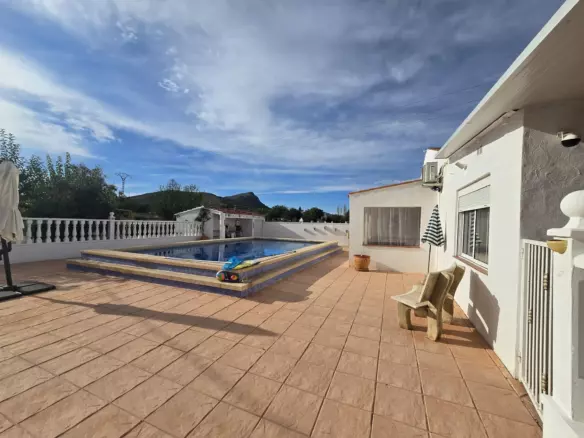 5-bedroom Detached Villa In Villena, Spain (247 M²)