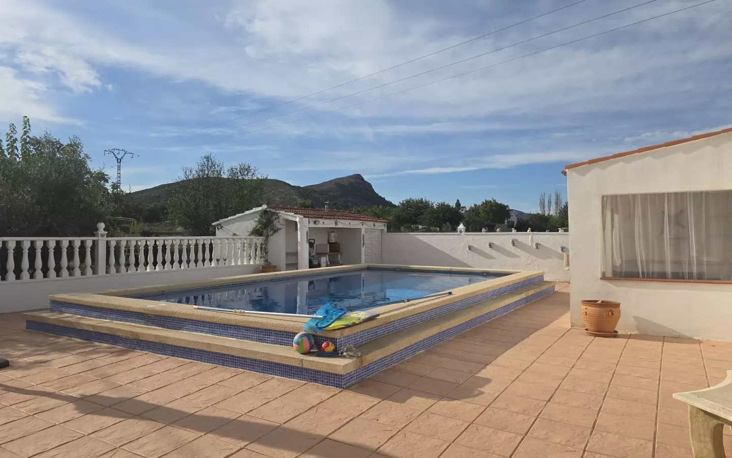 5-bedroom Detached Villa In Villena, Spain (247 M²)