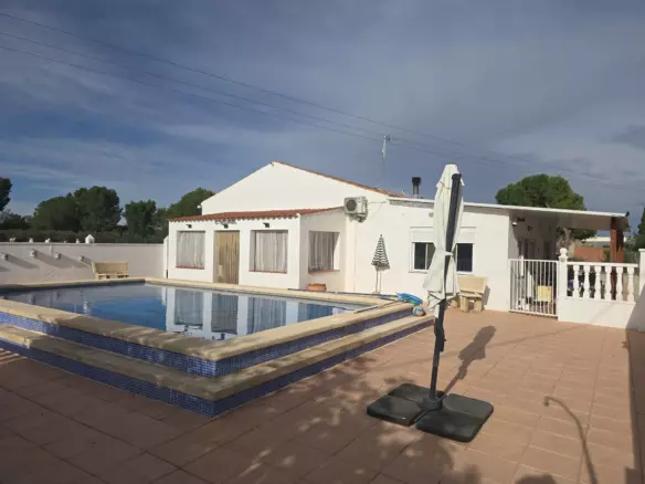 5-bedroom Detached Villa In Villena, Spain (247 M²)