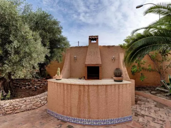 5-bedroom Villa In Torrevieja, Spain (558 M²)