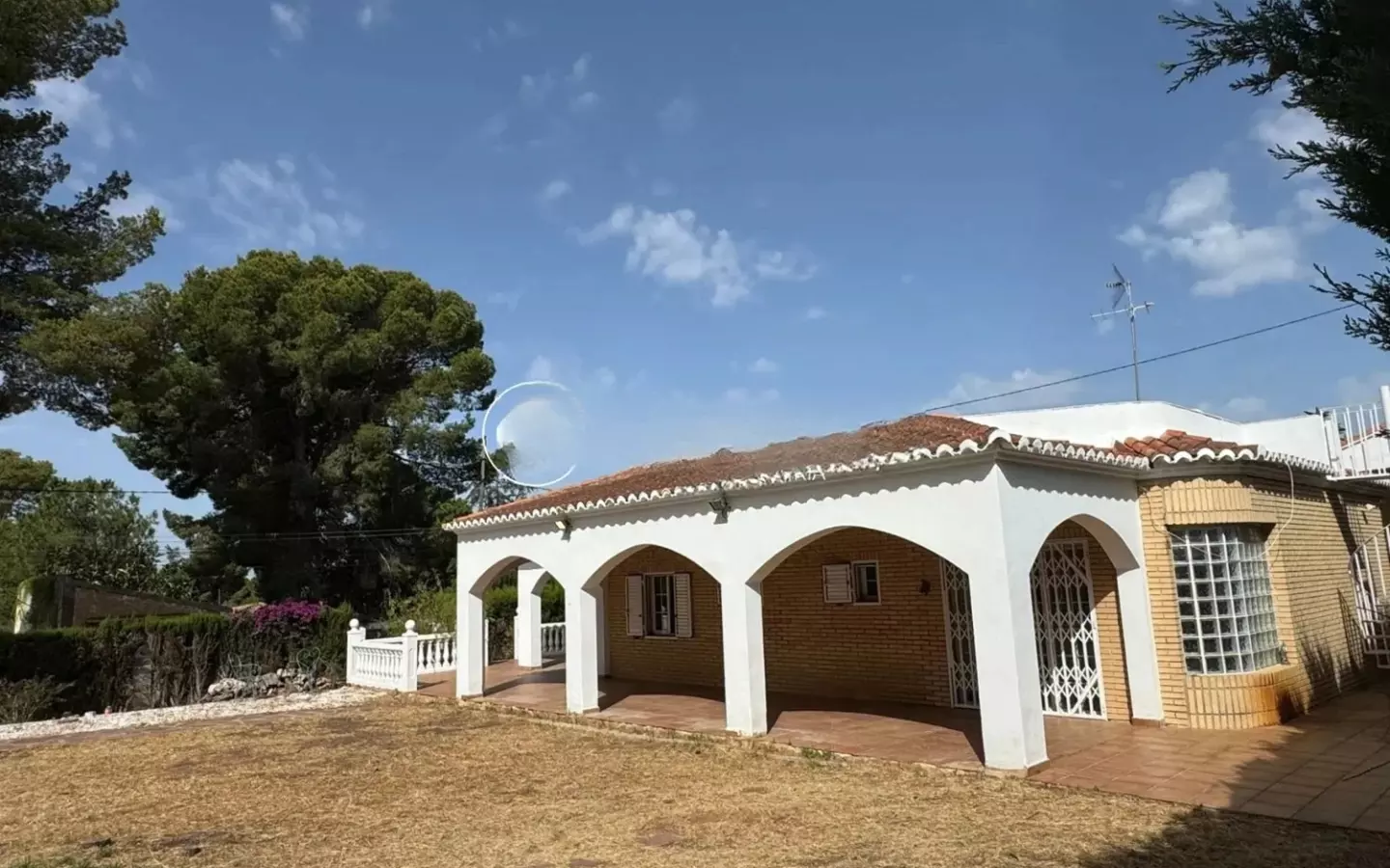 Private Mediterranean Villa With Pool And 905 M² Corner Plot Near Valencia (spain)