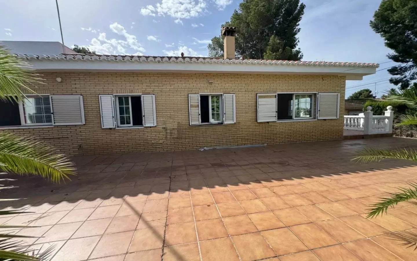 Private Mediterranean Villa With Pool And 905 M² Corner Plot Near Valencia (spain)