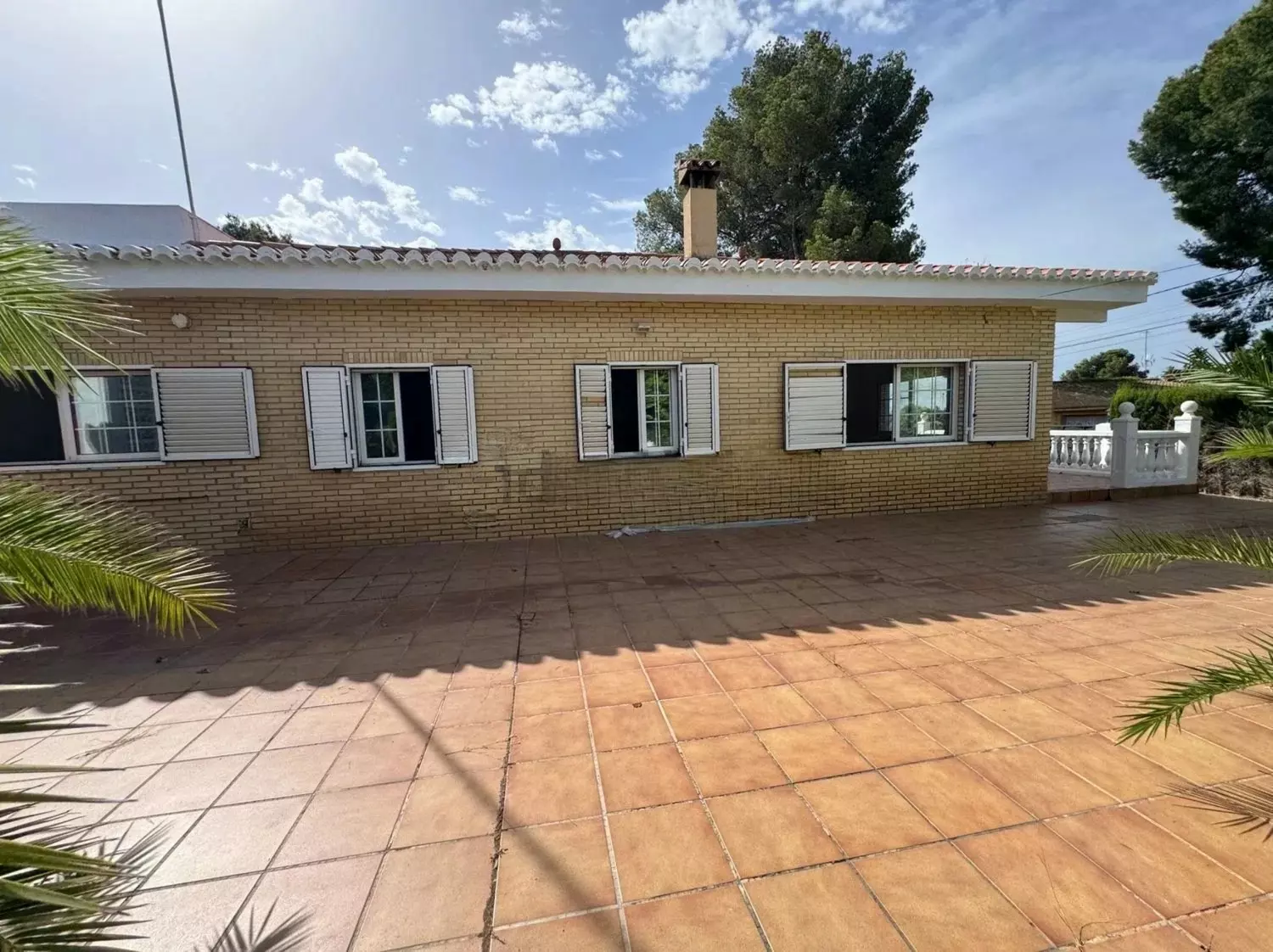 Private Mediterranean Villa With Pool And 905 M² Corner Plot Near Valencia (spain)