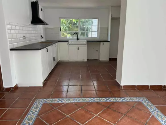 Private Mediterranean Villa With Pool And 905 M² Corner Plot Near Valencia (spain)