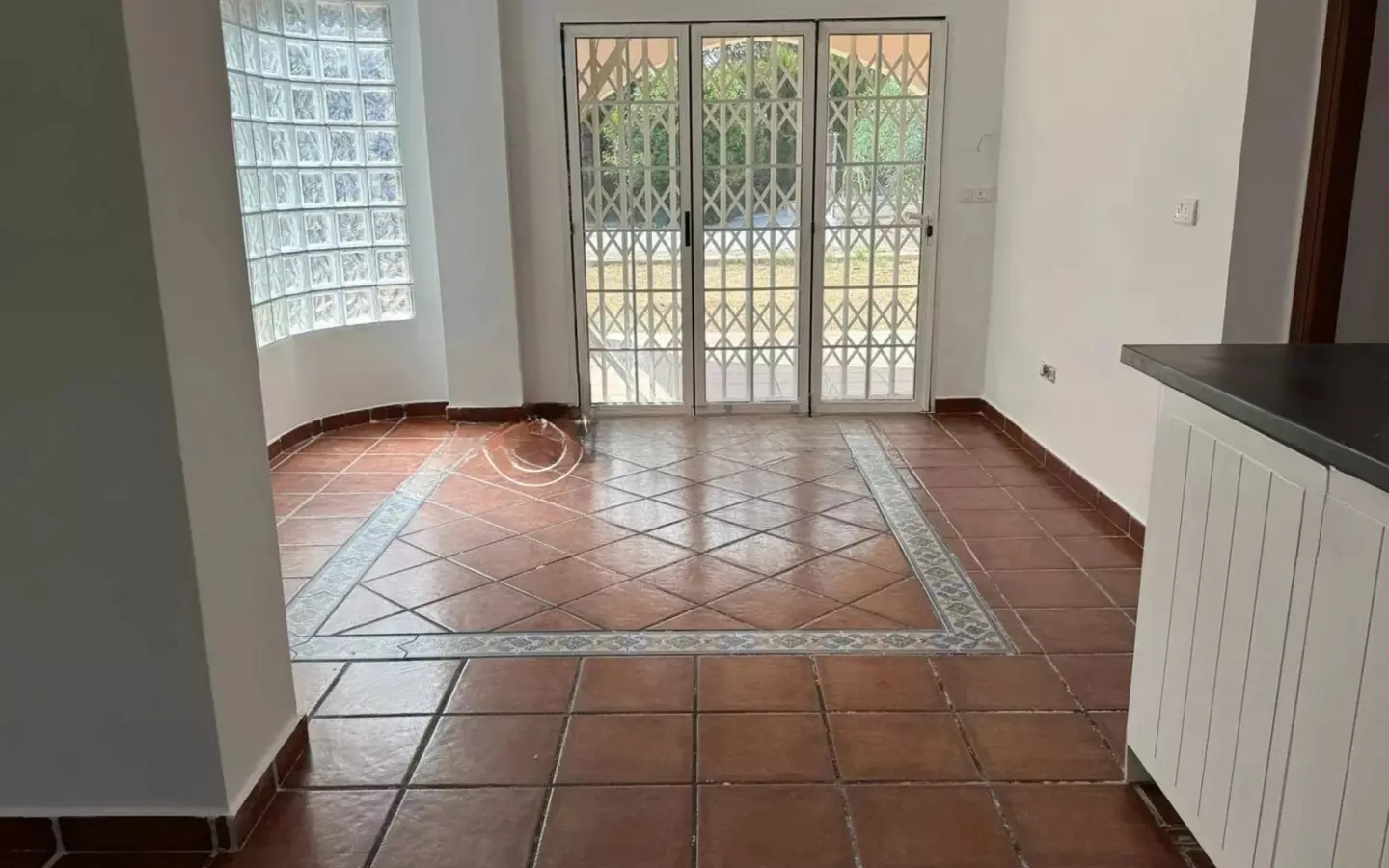 Private Mediterranean Villa With Pool And 905 M² Corner Plot Near Valencia (spain)