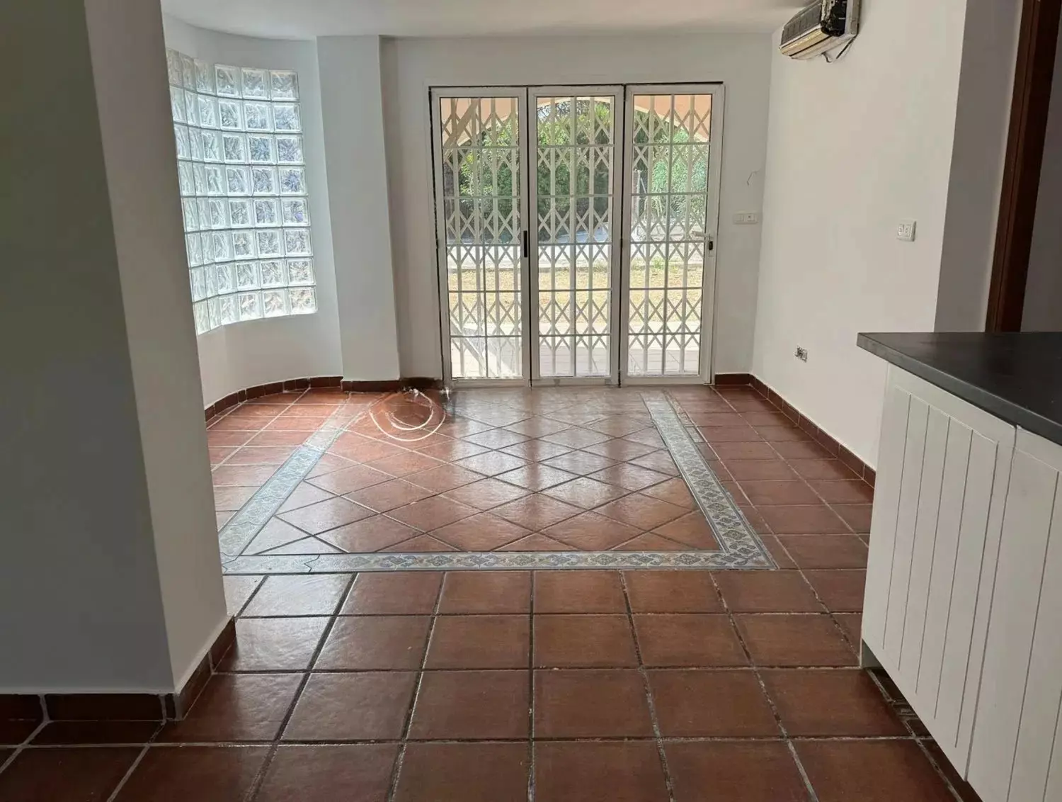 Private Mediterranean Villa With Pool And 905 M² Corner Plot Near Valencia (spain)