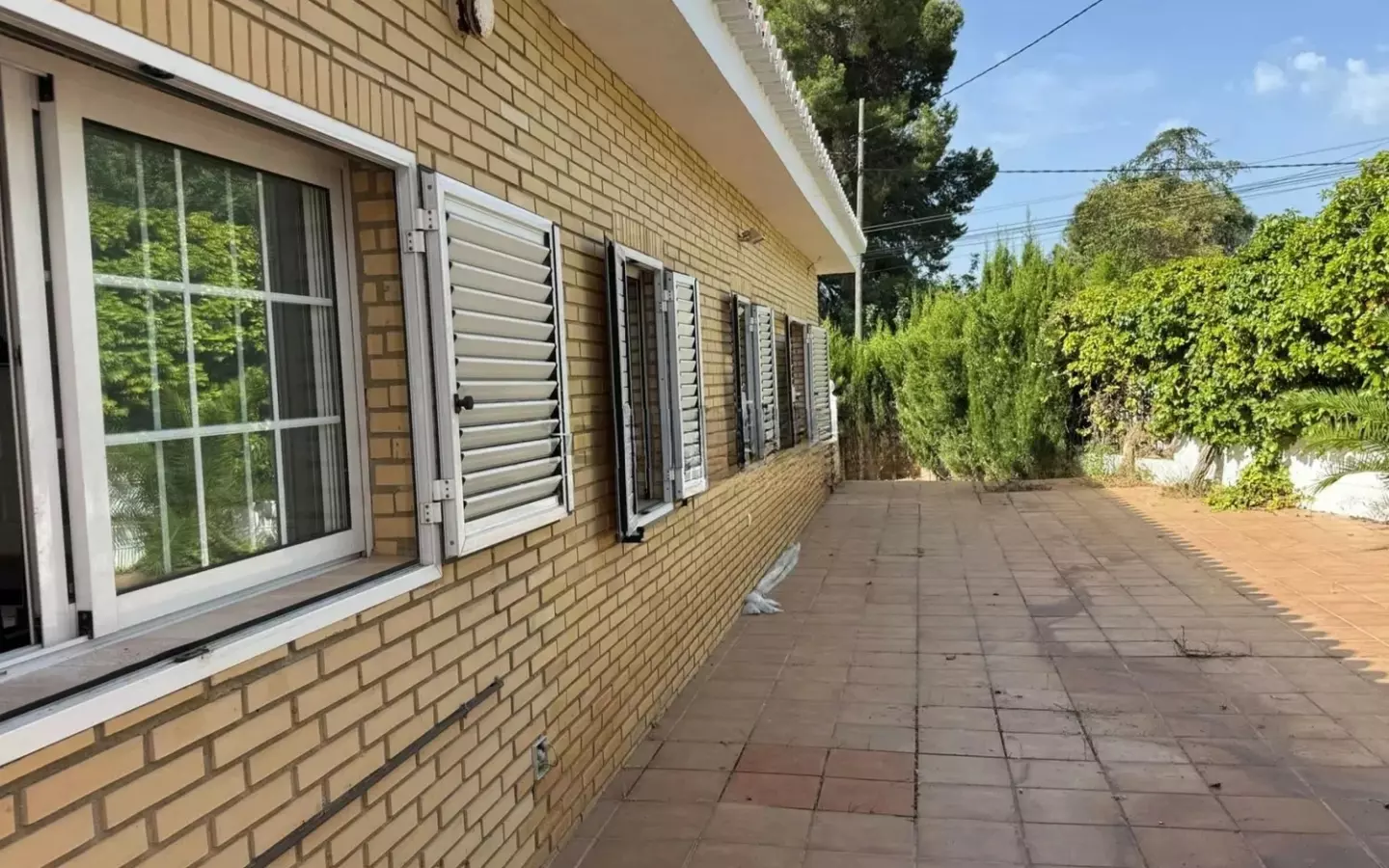 Private Mediterranean Villa With Pool And 905 M² Corner Plot Near Valencia (spain)