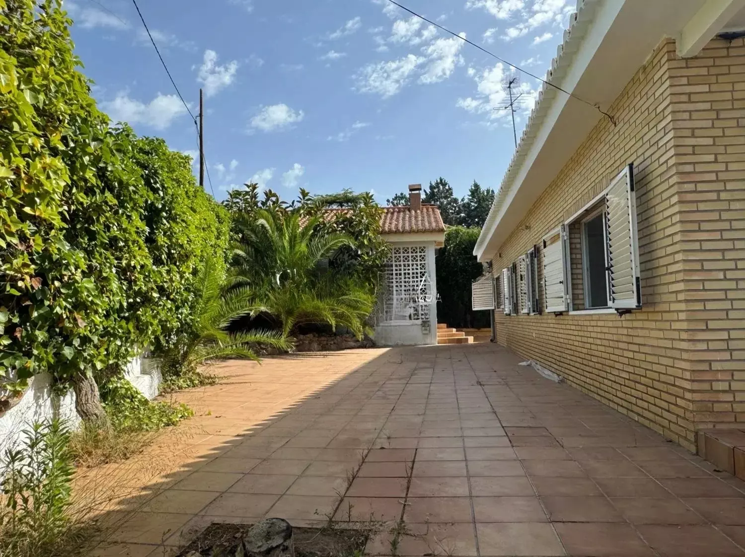 Private Mediterranean Villa With Pool And 905 M² Corner Plot Near Valencia (spain)