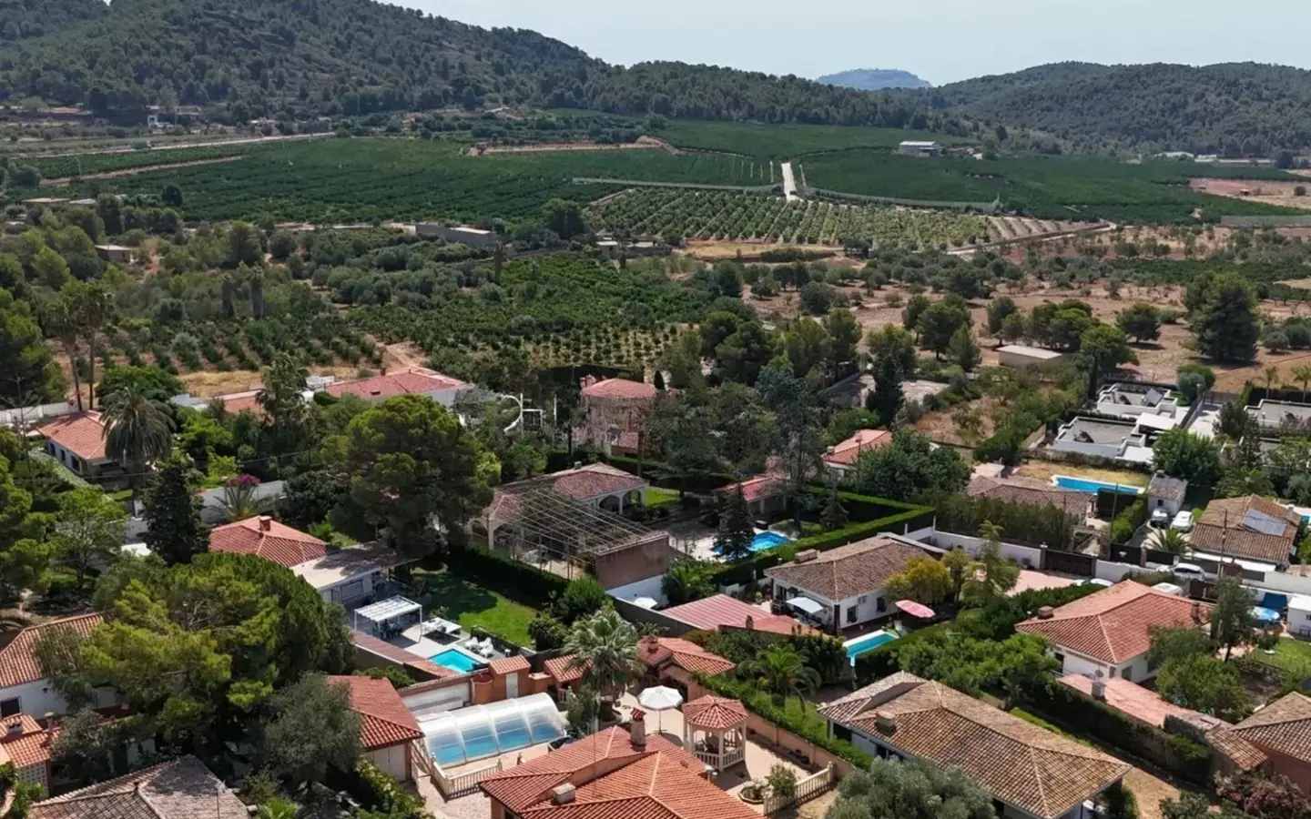 Private Mediterranean Villa With Pool And 905 M² Corner Plot Near Valencia (spain)