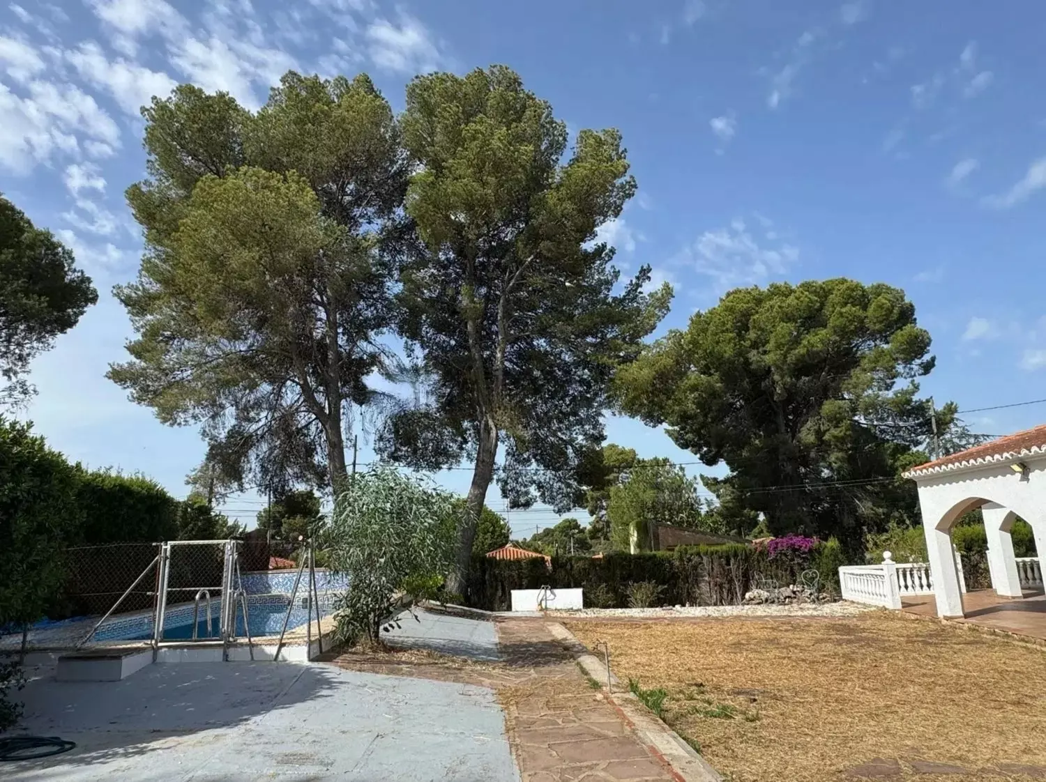 Private Mediterranean Villa With Pool And 905 M² Corner Plot Near Valencia (spain)