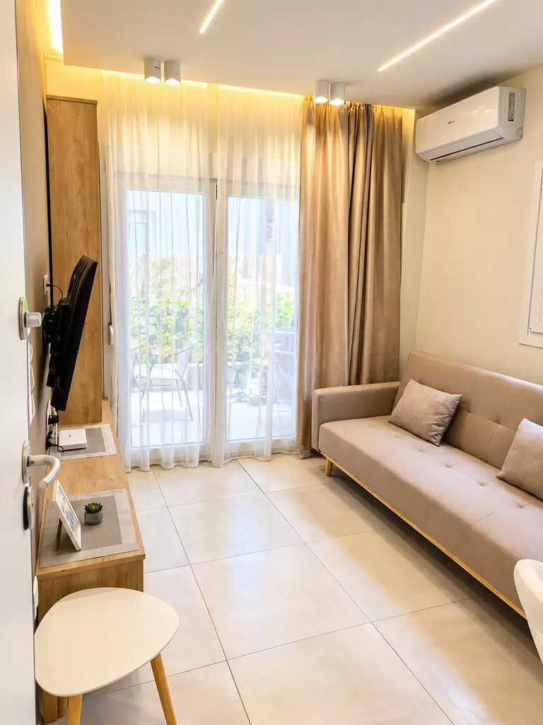 3ybwejdvm1k-254a20 1-bedroom Flat In Center Of Thessaloniki, Greece (37 M²)