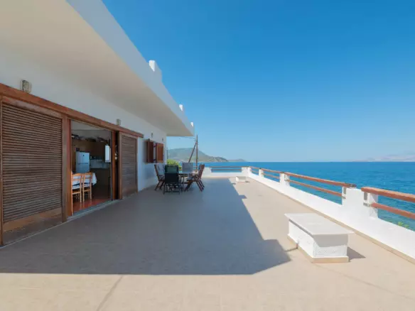 5-bedroom Detached House In Loutraki-perachora, Greece (230 M²)