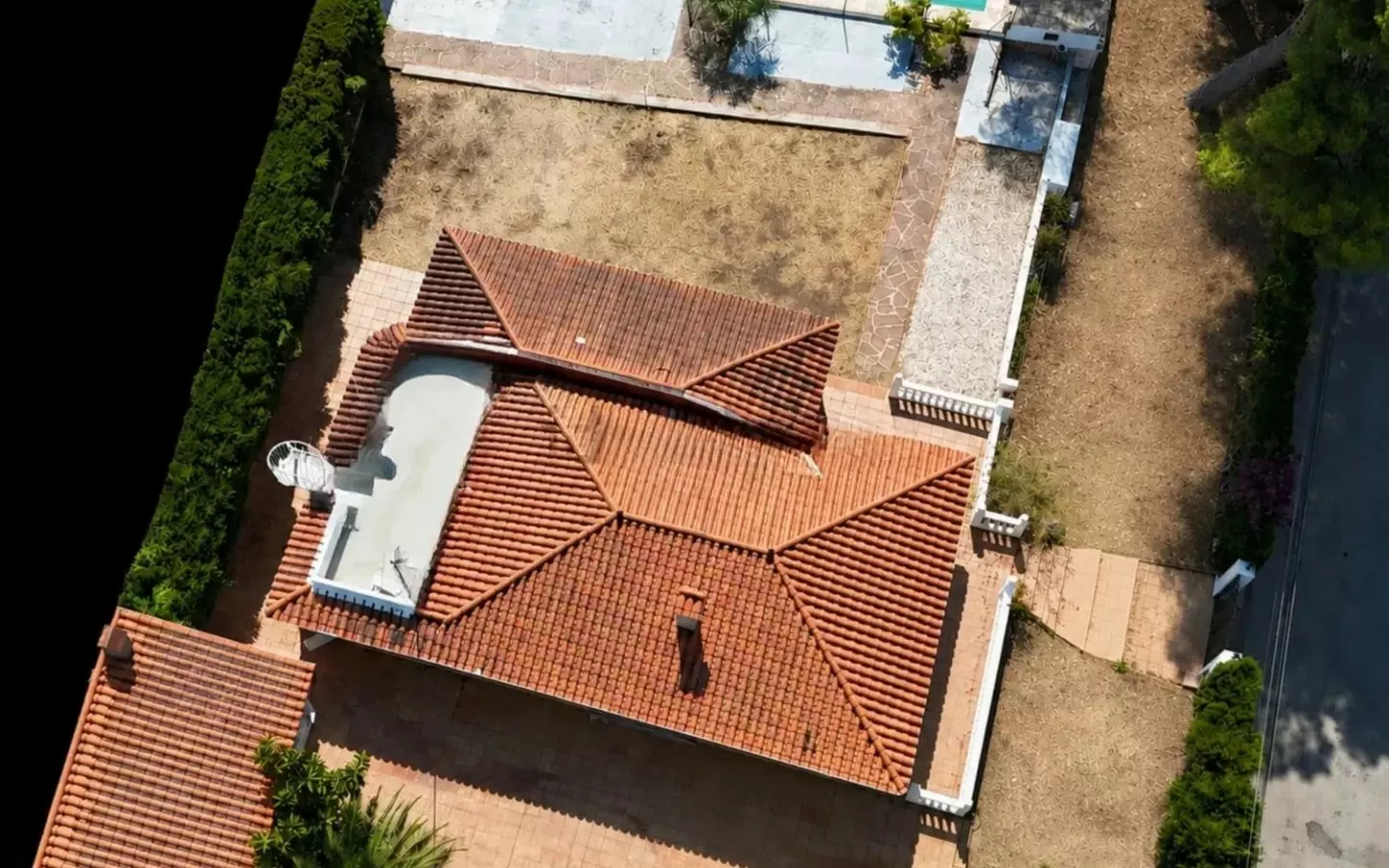 Private Mediterranean Villa With Pool And 905 M² Corner Plot Near Valencia (spain)