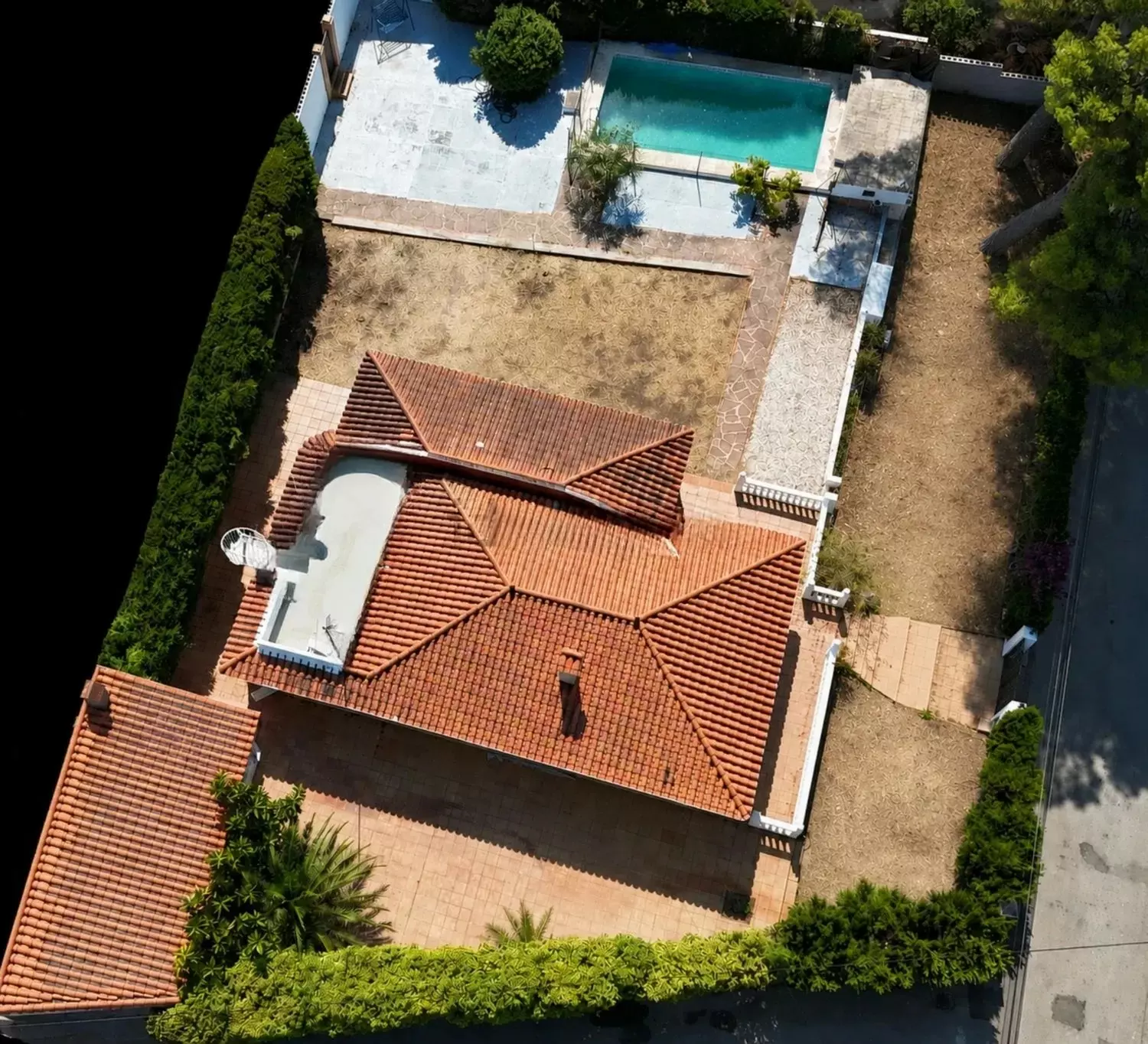 Private Mediterranean Villa With Pool And 905 M² Corner Plot Near Valencia (spain)