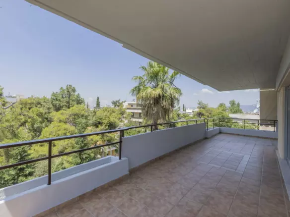 3-bedroom Flat In Agia Paraskevi, Greece (180 M²)