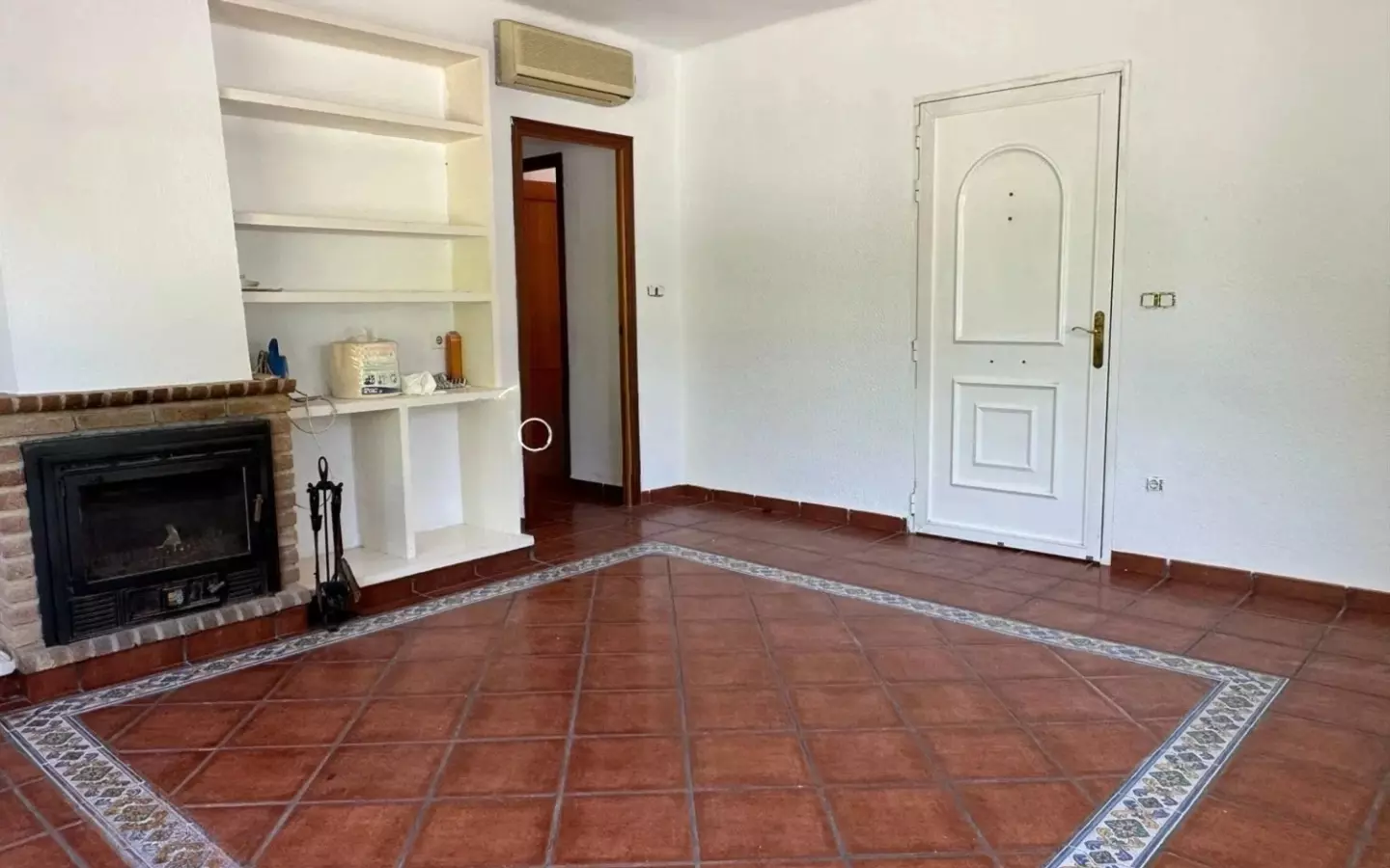 Private Mediterranean Villa With Pool And 905 M² Corner Plot Near Valencia (spain)