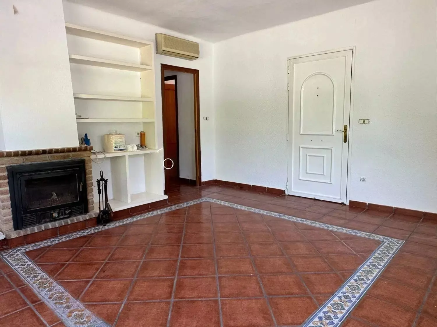 Private Mediterranean Villa With Pool And 905 M² Corner Plot Near Valencia (spain)