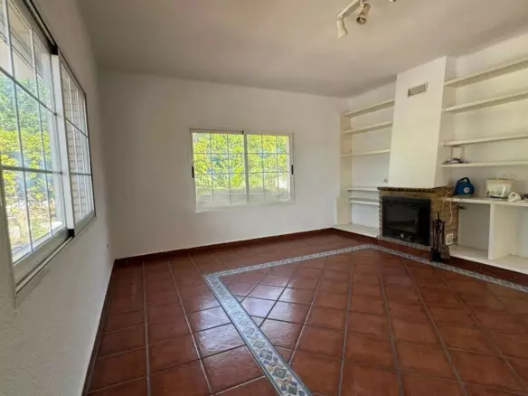 Private Mediterranean Villa With Pool And 905 M² Corner Plot Near Valencia (spain)