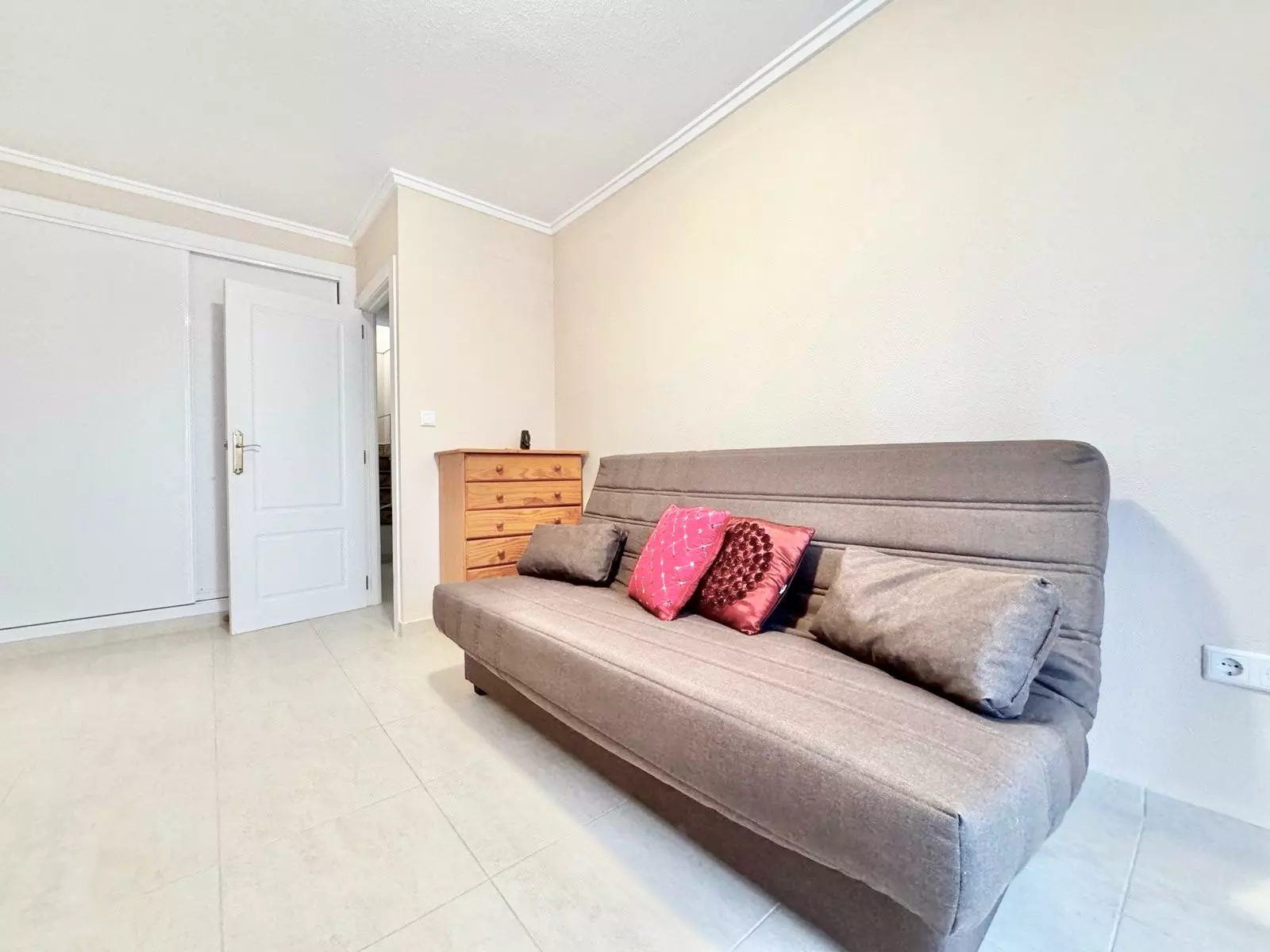 3-bedroom Town House In Torrevieja, Spain (120 M²)