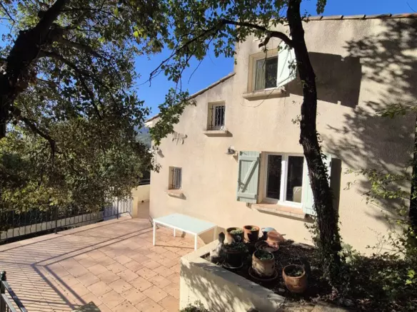 4-bedroom Detached House In Lamalou, France (152 M²)
