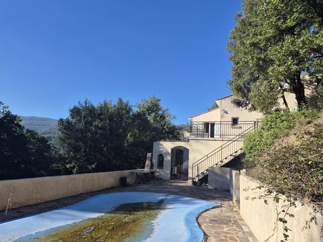 4-bedroom Detached House In Lamalou, France (152 M²)