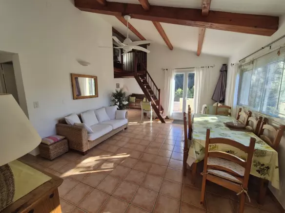 4-bedroom Detached House In Lamalou, France (152 M²)