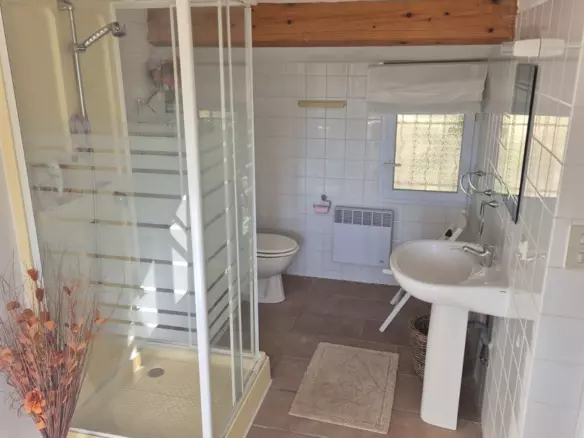 4-bedroom Detached House In Lamalou, France (152 M²)