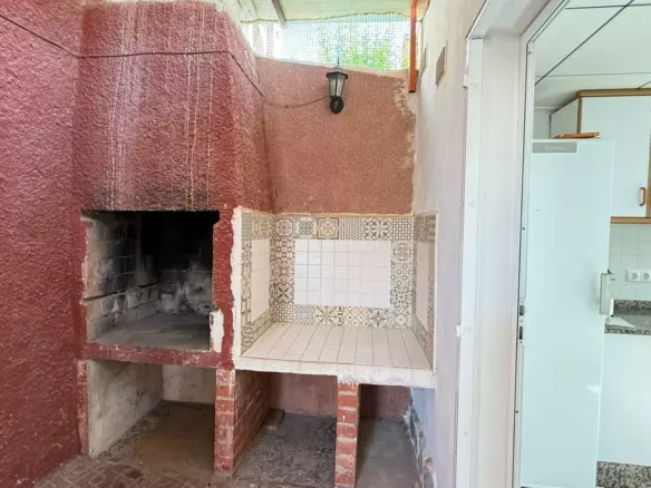 3-bedroom Villa In Torrevieja, Spain (176 M²)