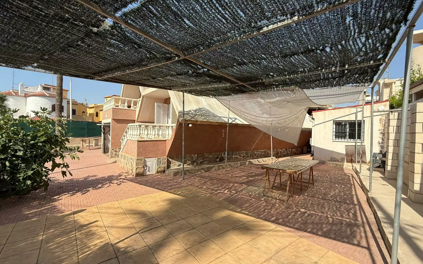 3-bedroom Villa In Torrevieja, Spain (176 M²)