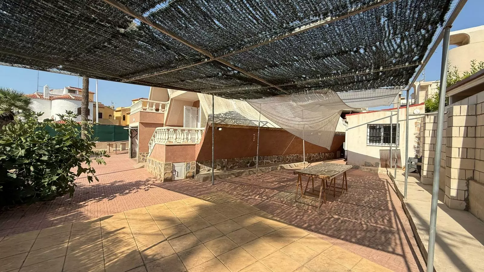 3-bedroom Villa In Torrevieja, Spain (176 M²)