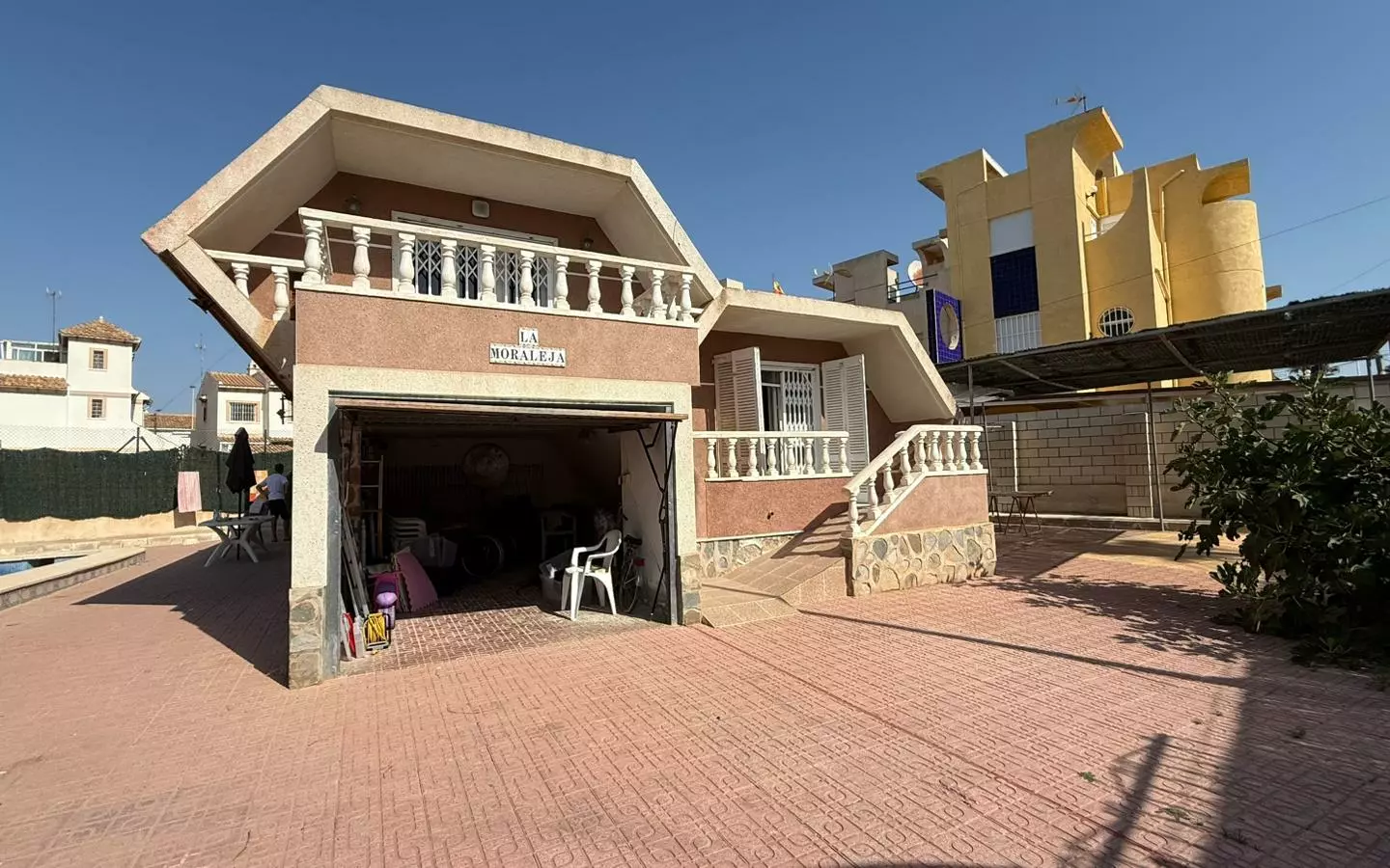 3-bedroom Villa In Torrevieja, Spain (176 M²)