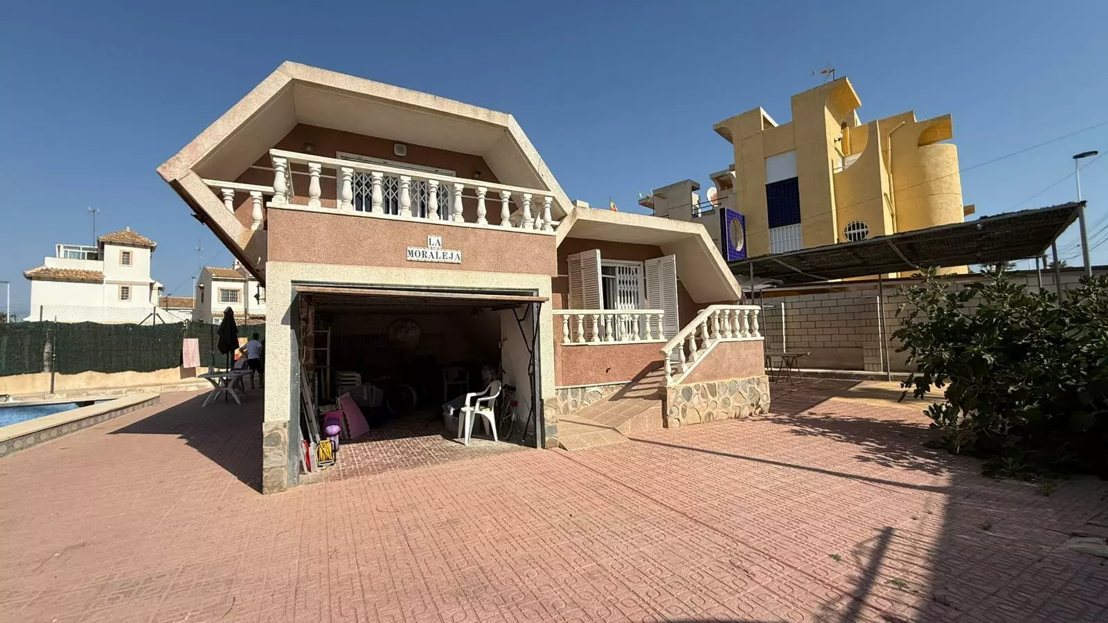3-bedroom Villa In Torrevieja, Spain (176 M²)