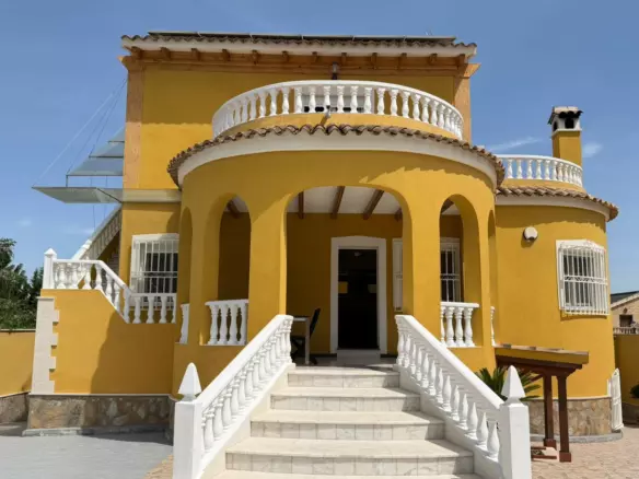 5-bedroom Villa In Orihuela, Spain (201 M²)