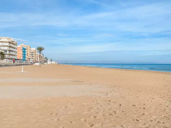 4-bedroom Villa In Guardamar Del Segura, Spain (377 M²)