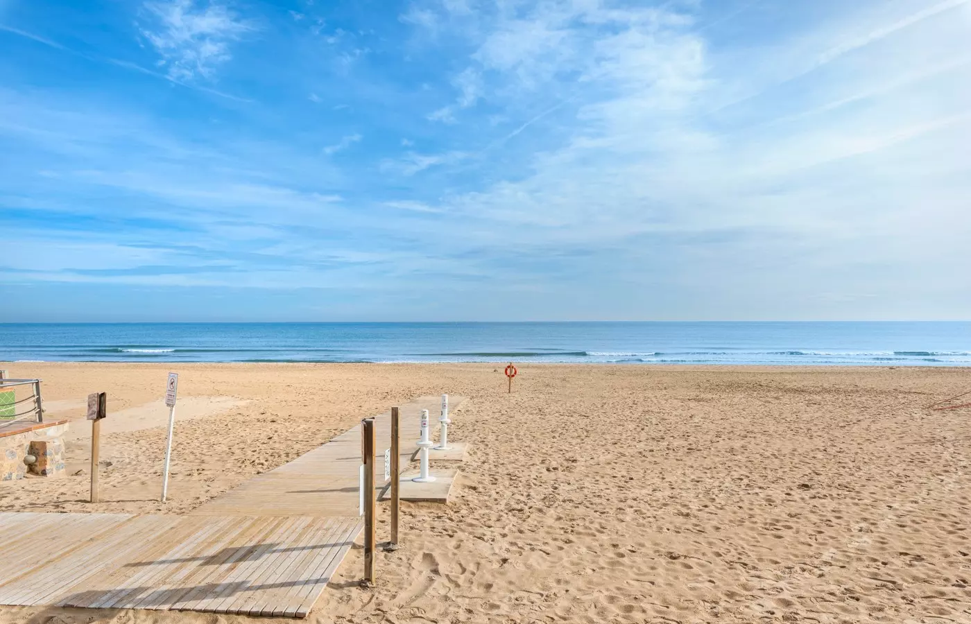 4-bedroom Villa In Guardamar Del Segura, Spain (377 M²)