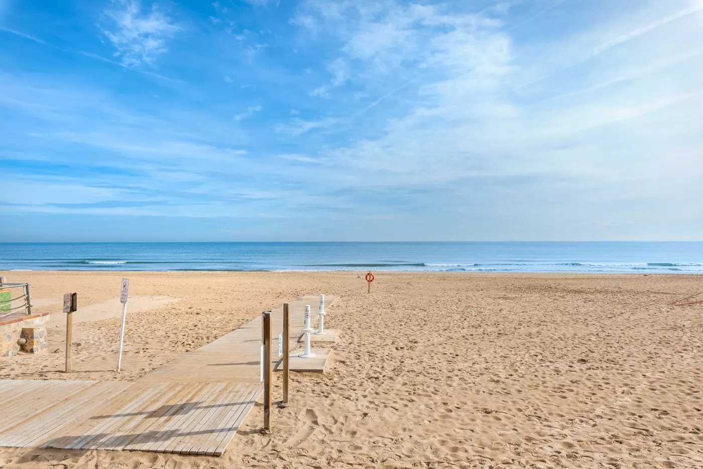 o_1js24ml2d1bh1mn71m2henv1iej2f-b25874 4-bedroom Villa In Guardamar Del Segura, Spain (377 M²)