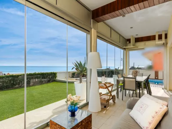 4-bedroom Villa In Guardamar Del Segura, Spain (377 M²)