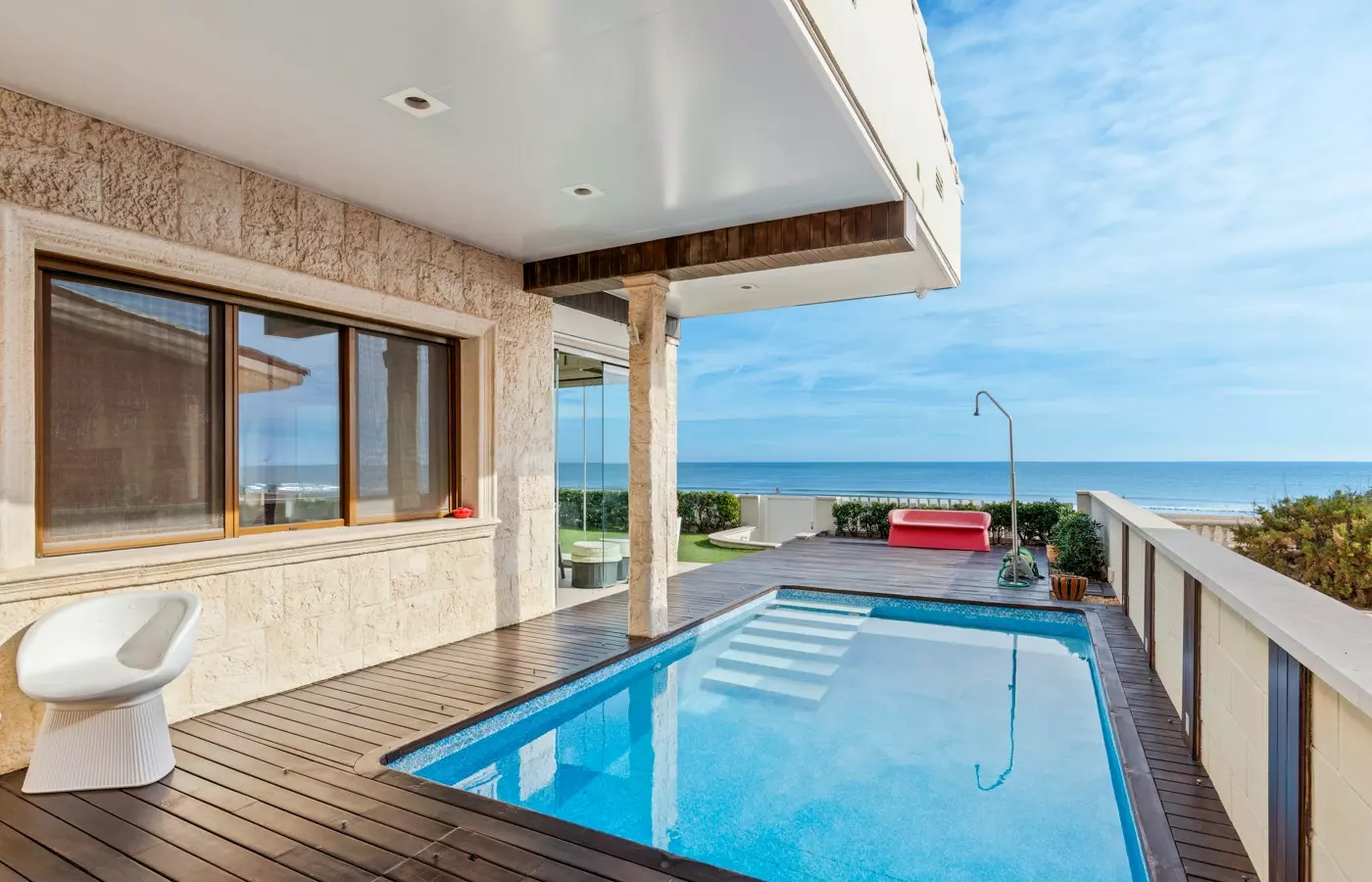 4-bedroom Villa In Guardamar Del Segura, Spain (377 M²)