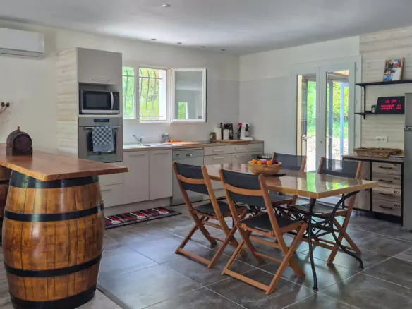 3-bedroom House In Alairac, France (140 M²)