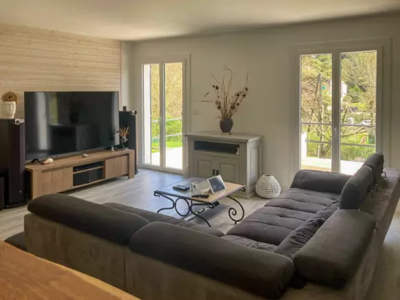 3-bedroom House In Alairac, France (140 M²)