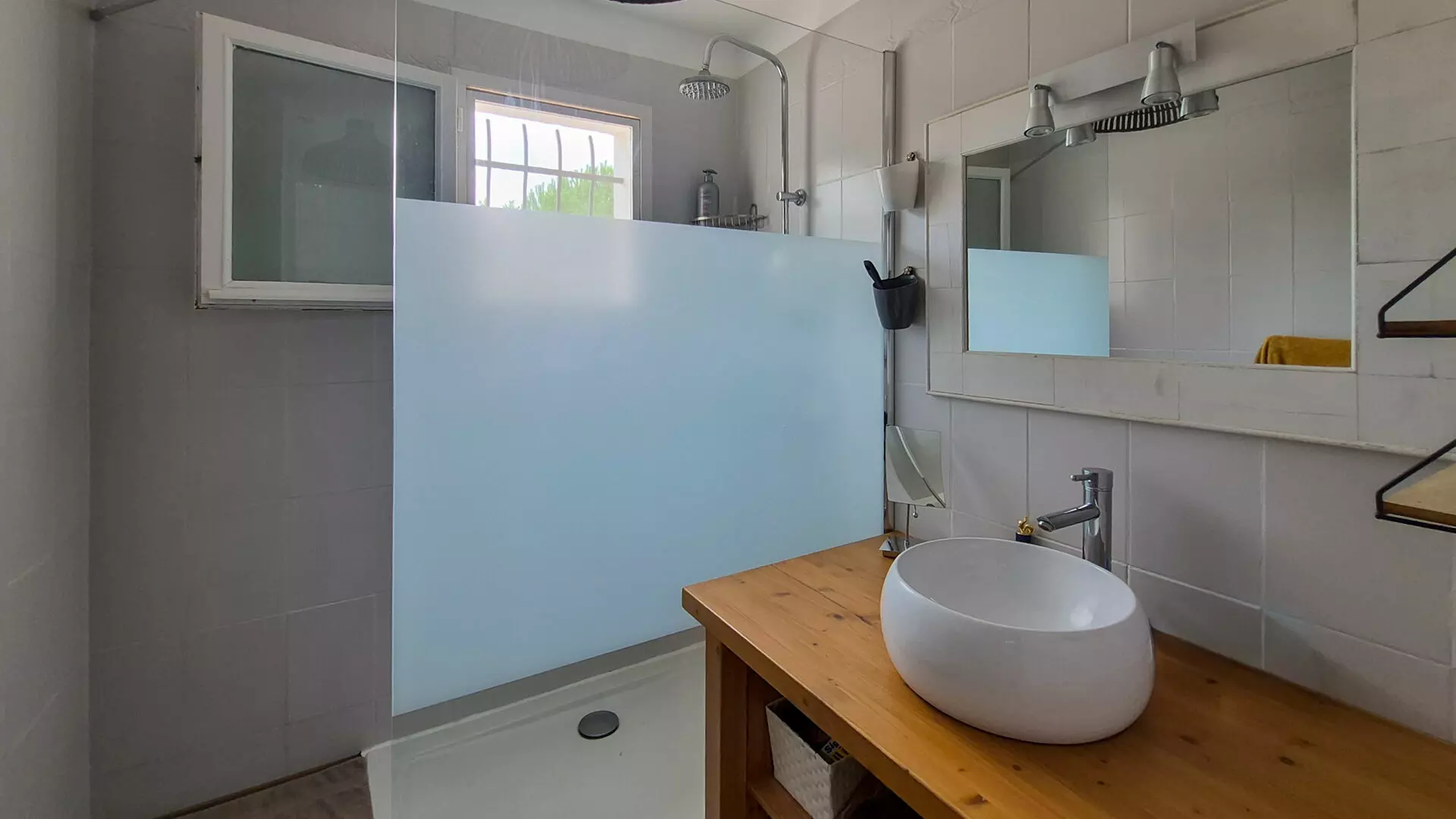 property_image_1hdq8o7yvi_20261022060129-41f923 3-bedroom House In Alairac, France (140 M²)