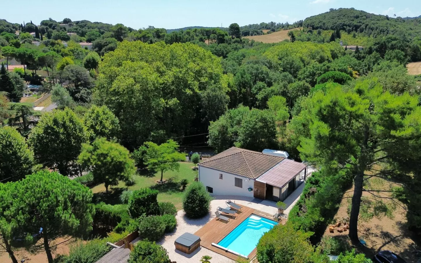 3-bedroom House In Alairac, France (140 M²)