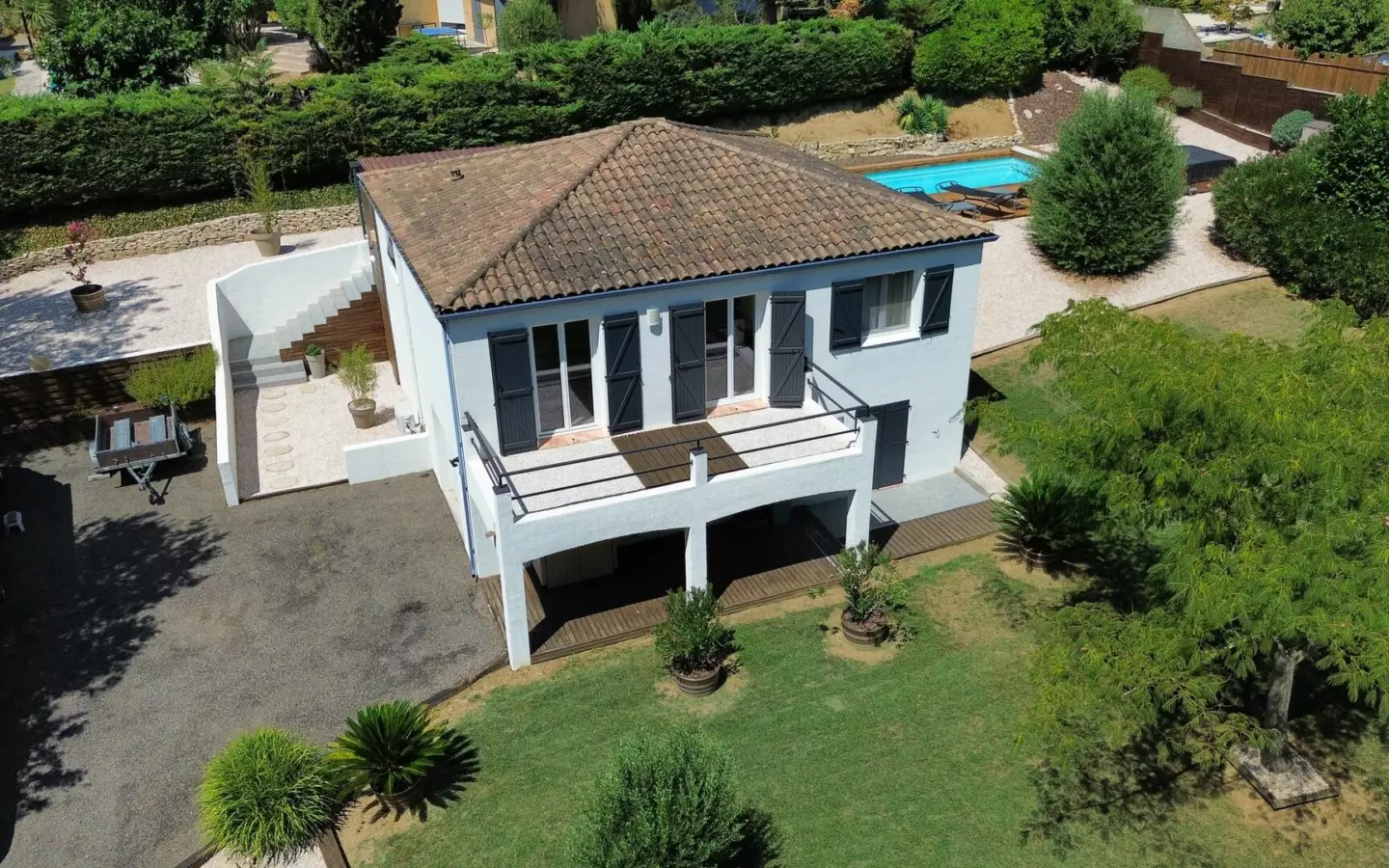 3-bedroom House In Alairac, France (140 M²)