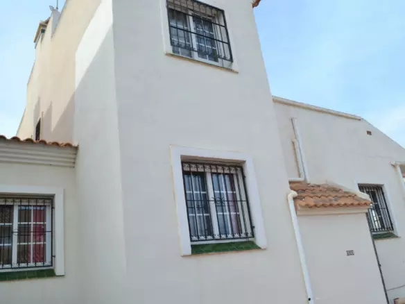 3-bedroom Semi In Orihuela Costa, Spain (100 M²)