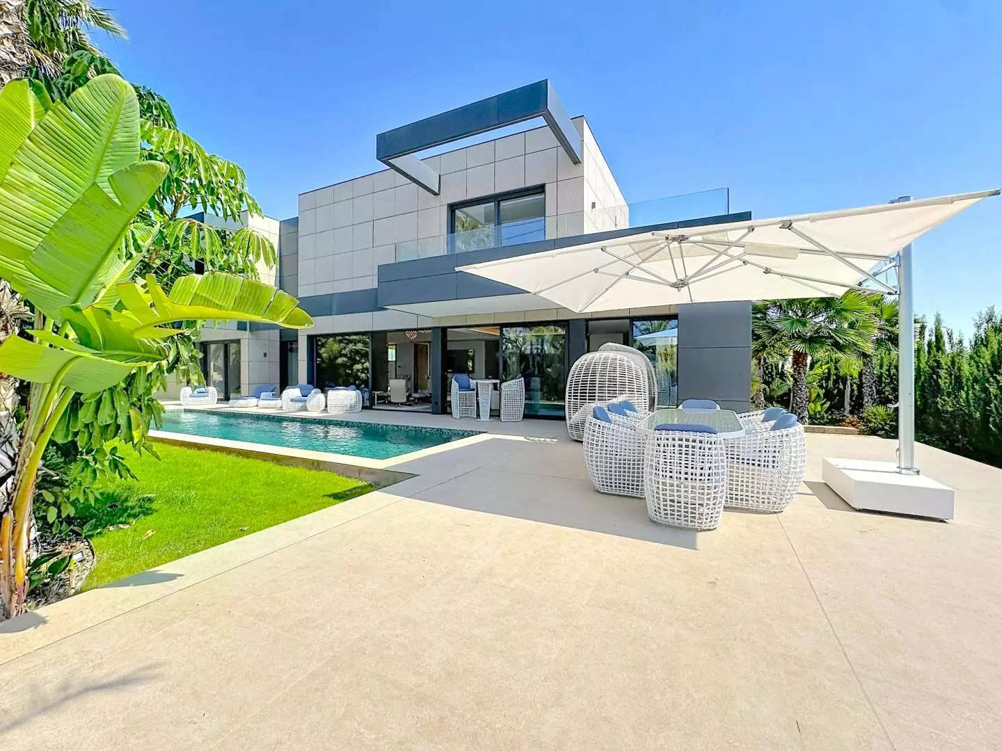 4-bedroom Villa In Calpe, Spain (346 M²)